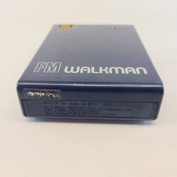VINTAGE SONY FM RADIO WALKMAN SRF-40W BLUE - Picture 2 of 6